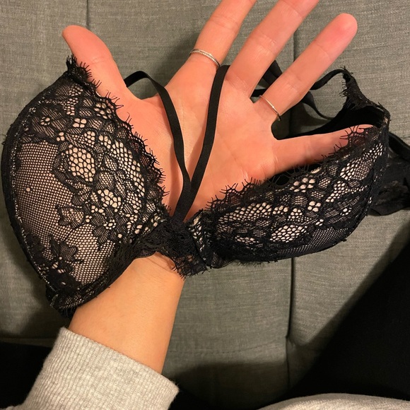 Beyond sexy la senza bra with straps - Picture 2 of 5